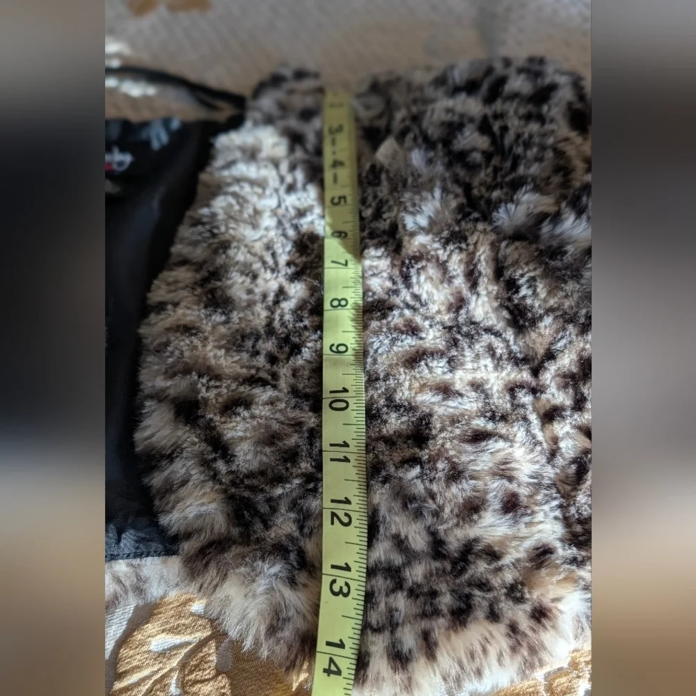 By & By Leopard Print Faux Fur Jacket Sz L Animal Print Cropped Style Sz L